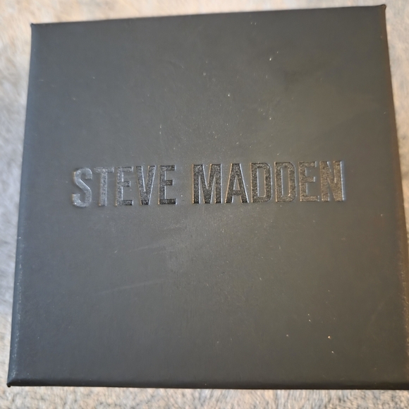 NWT Steve Madden NYC Rose Gold and Multicolor Crystal Womens Watch - Picture 2 of 13